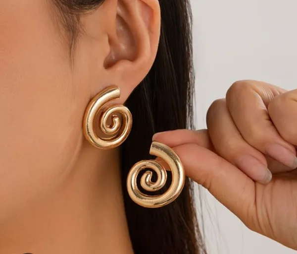 Golden_Spiral_Stud_Earrings_For_Women