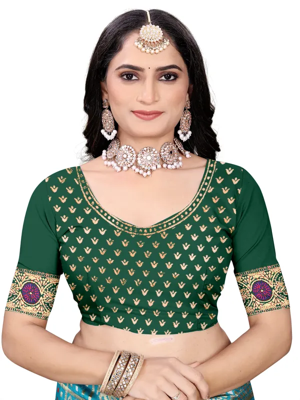 Red_Soft_Silk_Banarasi_Sarees_With_Rich_Pallu_Blouse