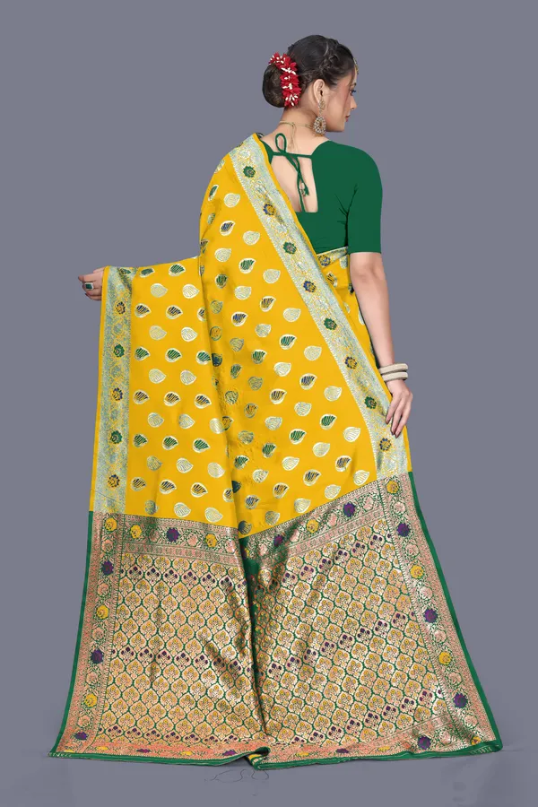 Gold_Soft_Silk_Banarasi_Sarees_With_Rich_Pallu_Blouse