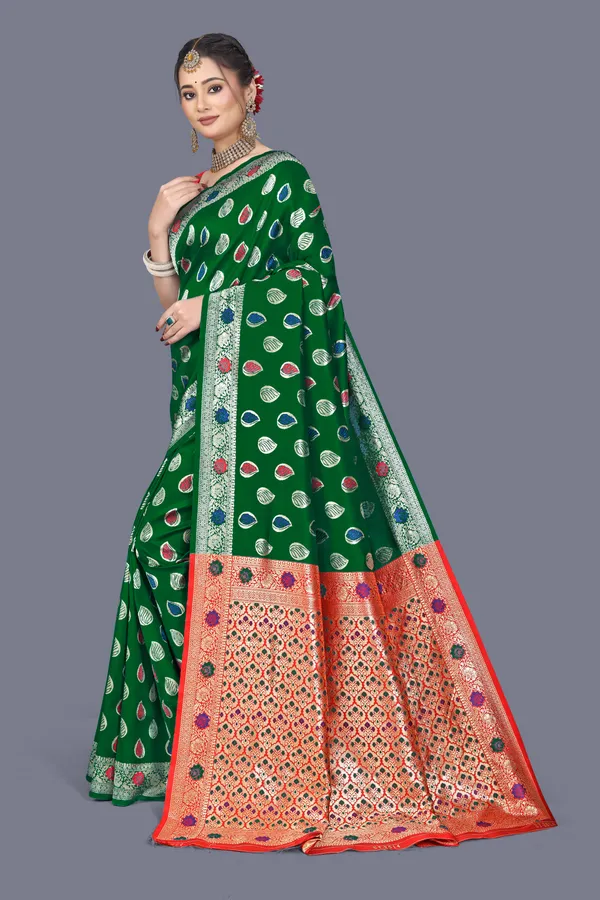 Green_Soft_Silk_Banarasi_Sarees_With_Rich_Pallu_Blouse