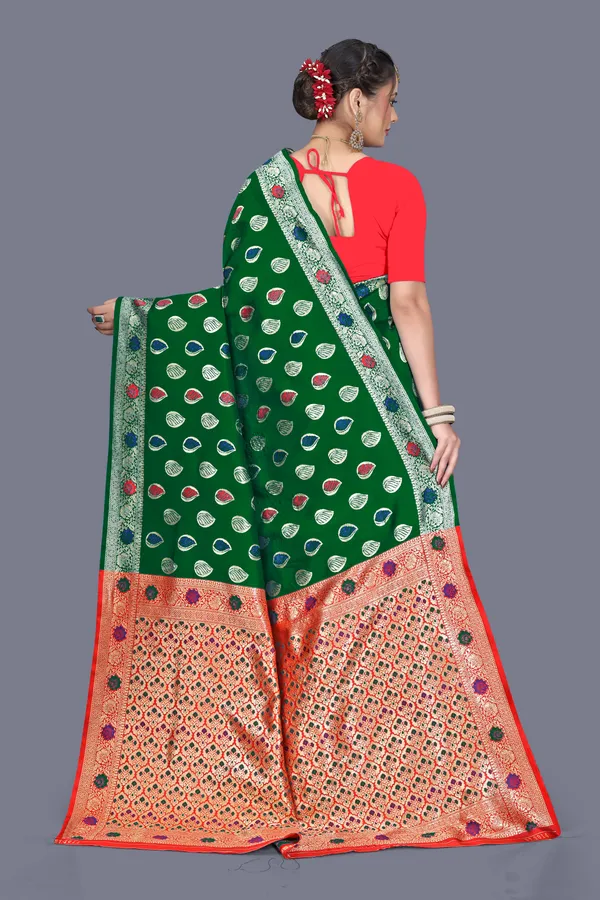 Green_Soft_Silk_Banarasi_Sarees_With_Rich_Pallu_Blouse