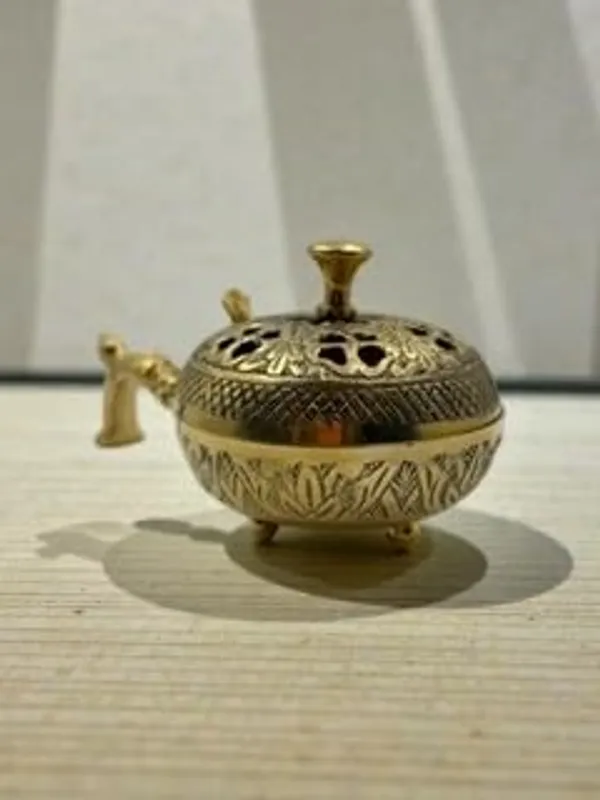 Brass_Dhoop_Burner_With_Havan_Cups_For_Indoor