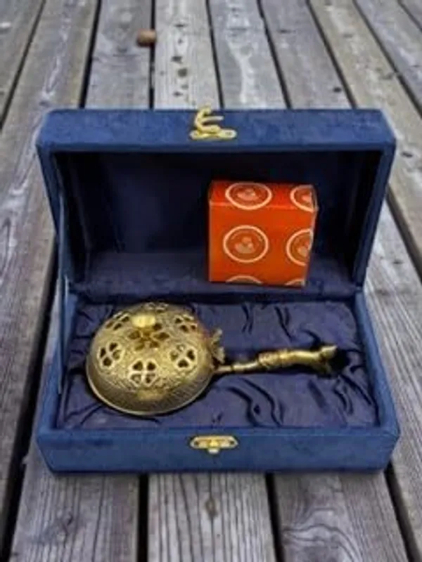 Brass_Dhoop_Burner_With_Havan_Cups_For_Indoor
