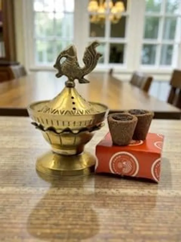 Brass_Dhoop_Dani_Incense_Burner_With_Peacock_Design_For_Indoor