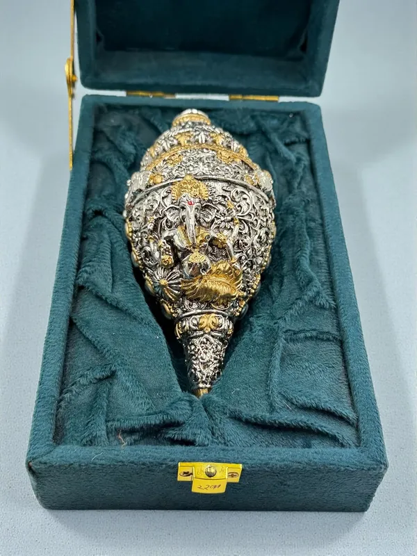 Plated_Ganesha_Conch_Shell_For_Indoor
