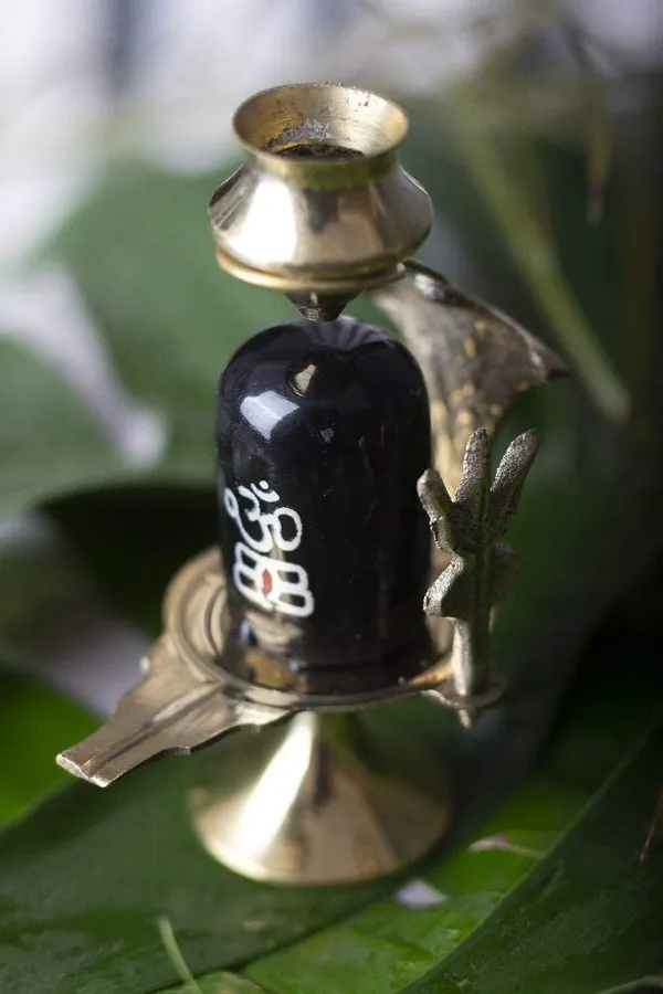 Brass_Shivling_With_Accessories_Set_For_Indoor