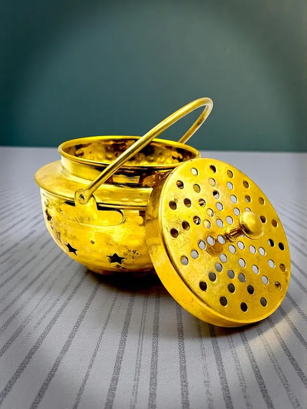 Brass_Kapoor_Dani_With_Lid_And_Bowl_For_Indoor