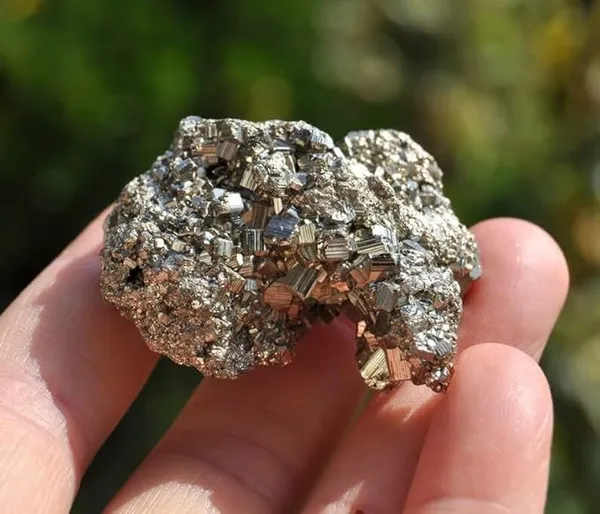 Pyrite_Stone_Cluster_For_Indoor