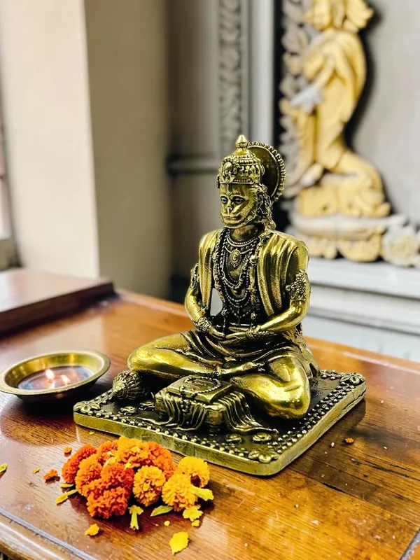 Brass_Lord_Hanuman_Ji_Sitting_on_Base_Murti�