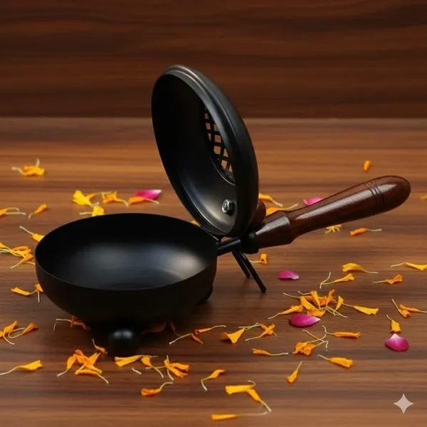 Metal_Dhoop_Holder_with_Wooden_Handle�