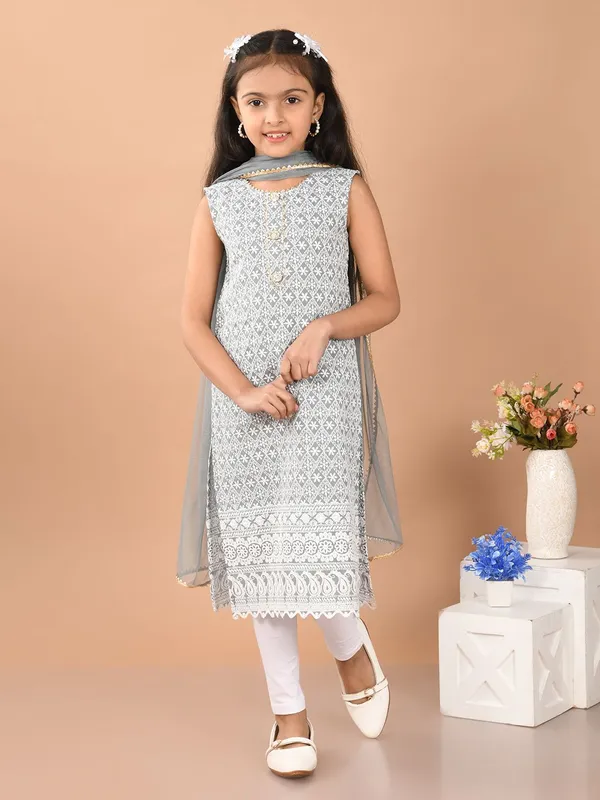 Grey_Girls_Festive_And_Party_Kurta_Pyjama_And_Dupatta_Set