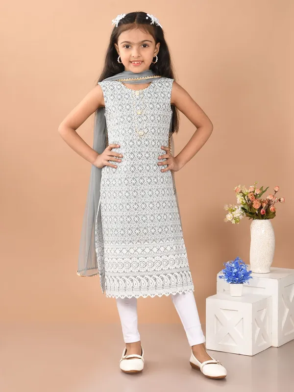 Grey_Girls_Festive_And_Party_Kurta_Pyjama_And_Dupatta_Set