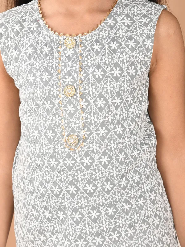 Grey_Girls_Festive_And_Party_Kurta_Pyjama_And_Dupatta_Set