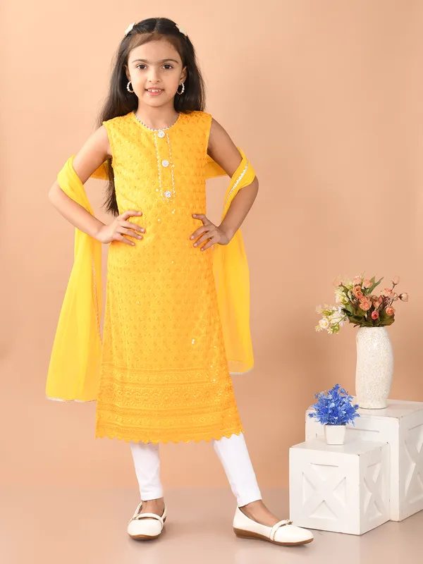Lalti_Fashion_Girls_Chikankari_Kurta_Set,_Cotton,_Round_Neck,_Keyhole_Back,_with_Legging_and_Dupatta