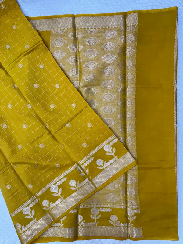 Yellow_Raw_Mango_Silk_Saree_For_Woman