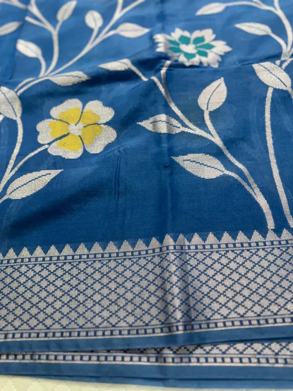 Blue_Viscose_Mango_Silk_Saree_For_Woman