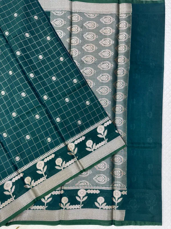 Green_Raw_Mango_Silk_Saree_For_Woman