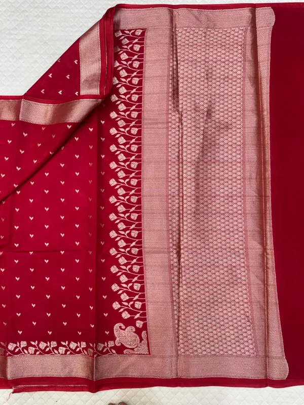 Red_Raw_Mango_Silk_Saree_For_Woman