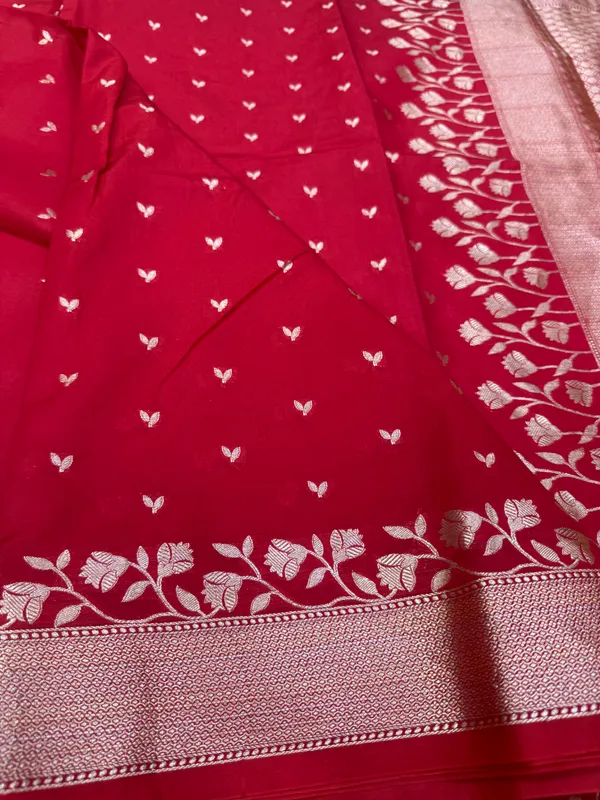 Red_Raw_Mango_Silk_Saree_For_Woman