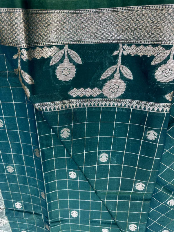 Green_Raw_Mango_Silk_Saree_For_Woman