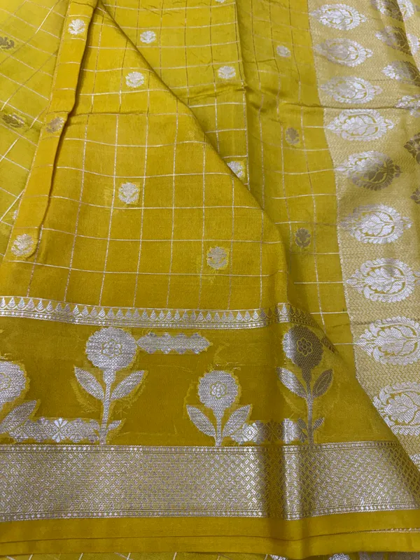Yellow_Raw_Mango_Silk_Saree_For_Woman