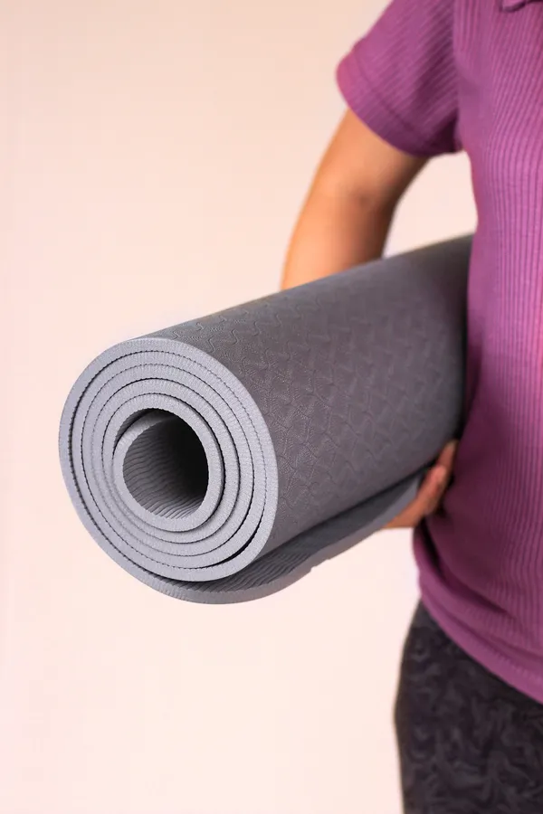 Yeti_Yogi_Tpe_Yoga_Mat_6Ft_X_2Ft_Premium_Anti_Slip_Comfort_Mat_6Mm_8Mm_Grey