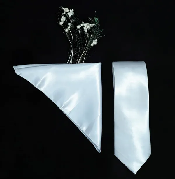Krawatte_Imperial_Satin_Necktie_&_Pocket_Square_Set