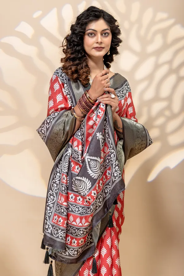 Premium_Moss_Silk_Traditional_Motif_Digital_Print_Saree
