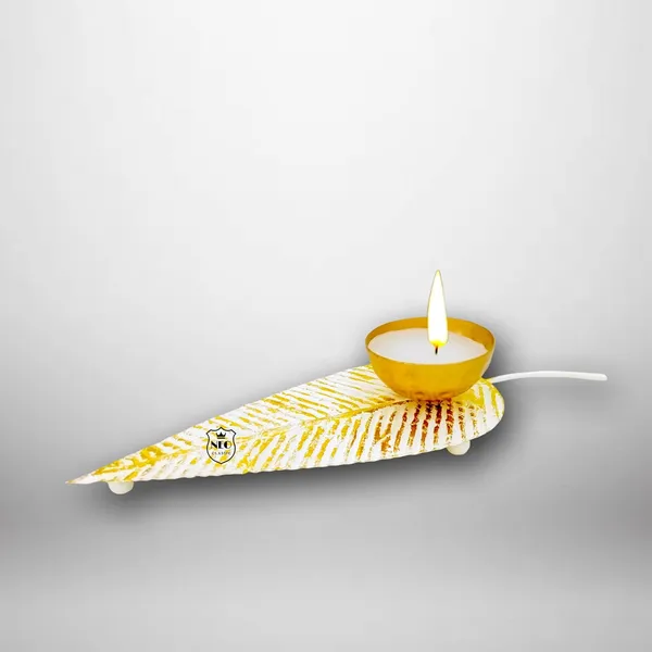 Metal_Designer_Leaf_Shape_Handmade_Wax_Lamp_Showpiece