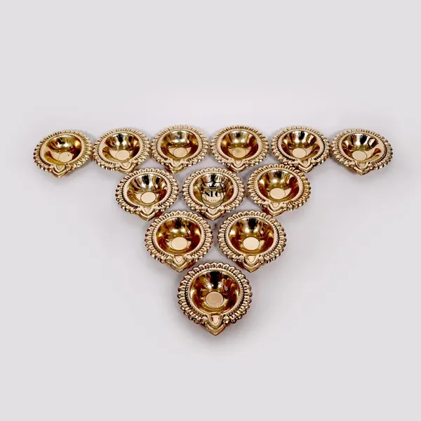 Brass_Diya_For_Puja_Oil_Lamp_Brass_Diwali_Diyas_Puja_Items_For_Diwali_Décor