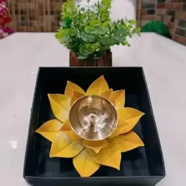 NEO_CLASSIC_Brass_Lotus_Kamal_Diya_Deepak_|_Handcrafted_Colorful_Oil_Lamp_for_Pooja,_Diwali_Decoration_&_Home_Temple_Décor_|_Yellow_Finish_|_6_Inch