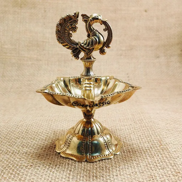 NEO_CLASSIC_Handcrafted_Brass_Peacock_Diya_|_Traditional_Vilakku_Oil_Lamp_|_Antique_Finish_Brass_Deepak_for_Home_Temple,_Pooja,_Diwali_&_Religious_Décor