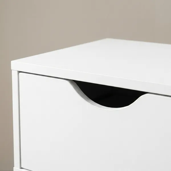 Elegant_Wodden_Crest_Living_Stool
