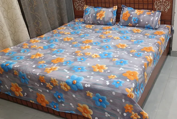 Cotton_Blend_King_Flat_400_TC_Floral_1_Summer_Bedsheet_with_2_Pillow_Covers_(Green)