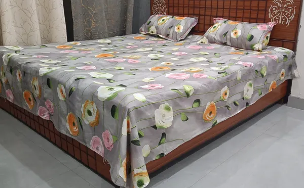 Cotton_Blend_King_Flat_400_TC_Floral_1_Summer_Bedsheet_with_2_Pillow_Covers_(gray)