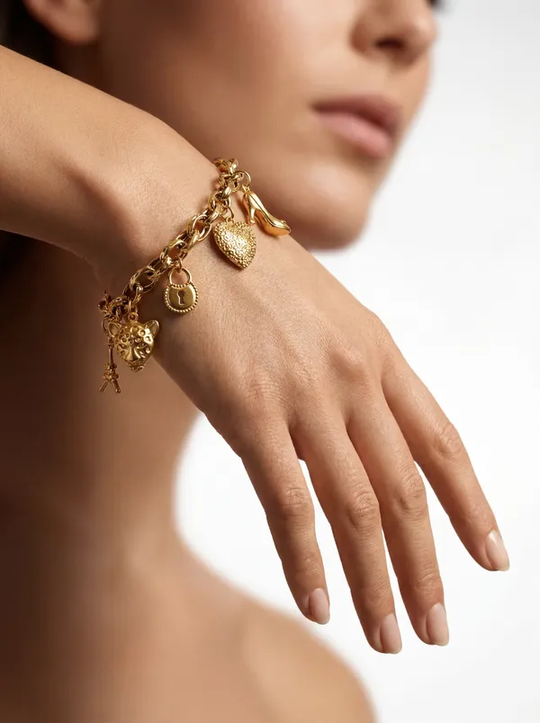 Gold_Charm_Chain_Bracelet