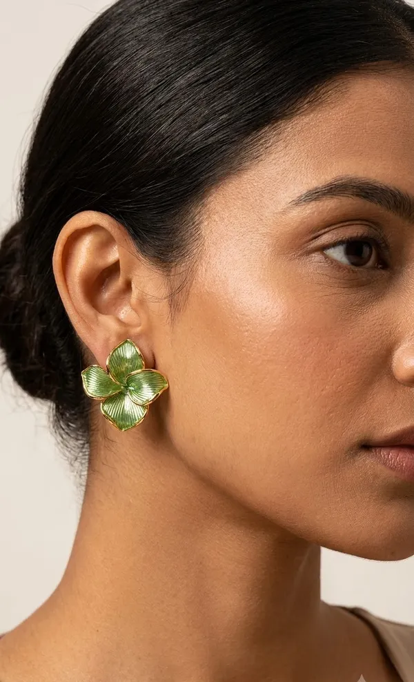 Elegant_Green_Floral_Stud_Earrings
