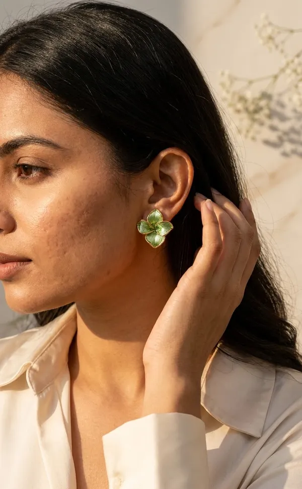 Elegant_Green_Floral_Stud_Earrings