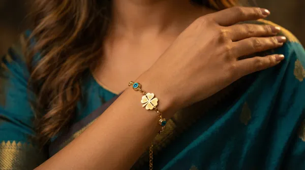 Gold_Clover_Evil_Eye_Charm_Bracelet