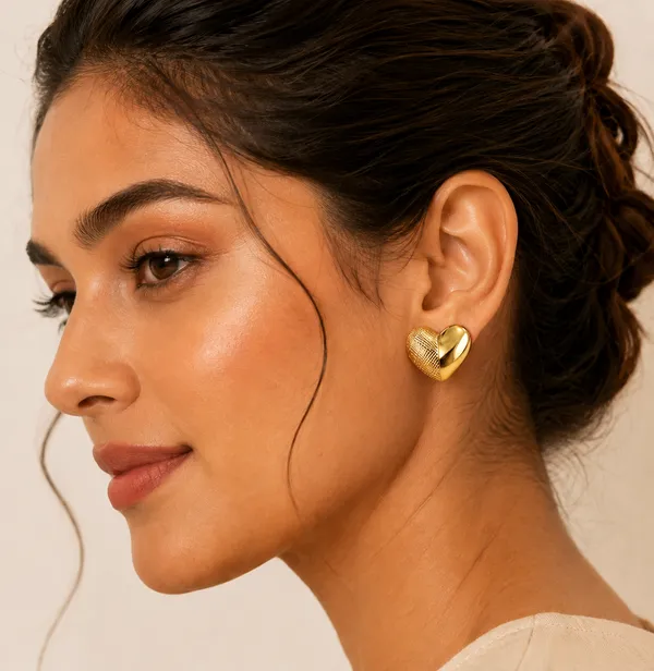 Dual_Finish_Textured_Gold_Heart_Stud_Earrings