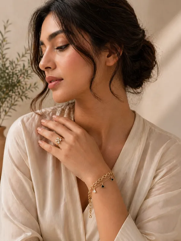 Gold_Fan_Charm_Chain_Bracelet