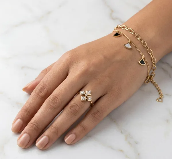 Gold_Fan_Charm_Chain_Bracelet