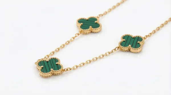 Emerald_Green_Clover_Gold_Chain_Necklace