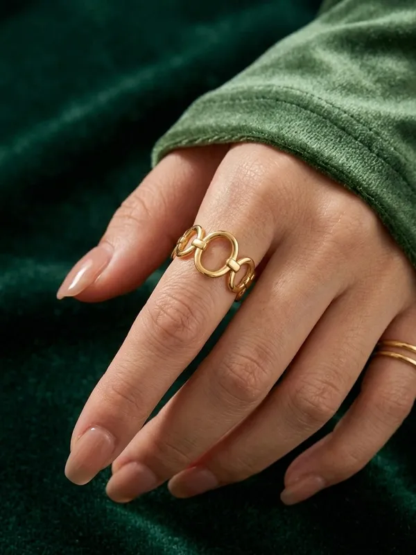Gold_Tone_Interlinked_Ring_for_Women