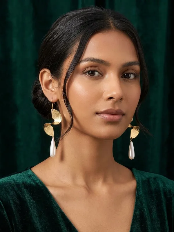 Gold_Tone_Fan_Design_Drop_Earrings_For_Women