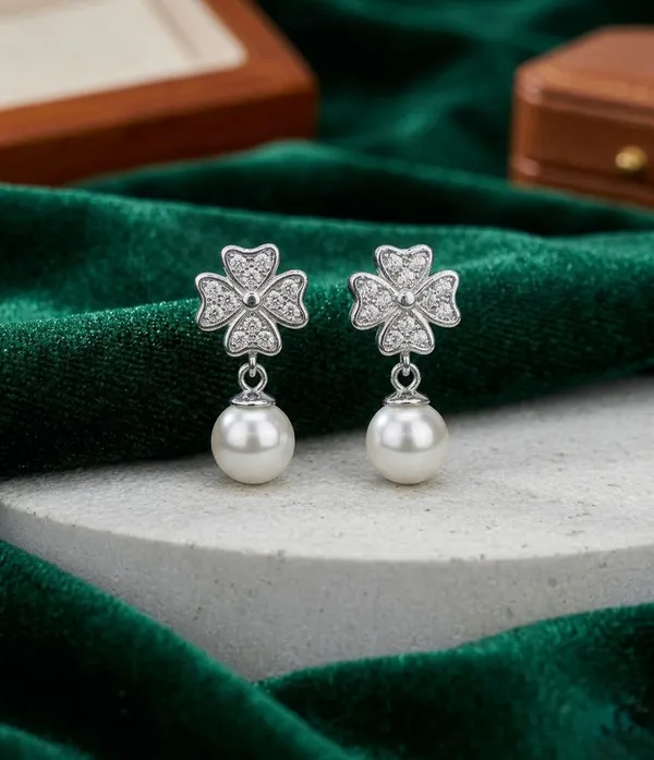 Silver_Clover_Pearl_Drop_Earrings_925_Sterling_Silver