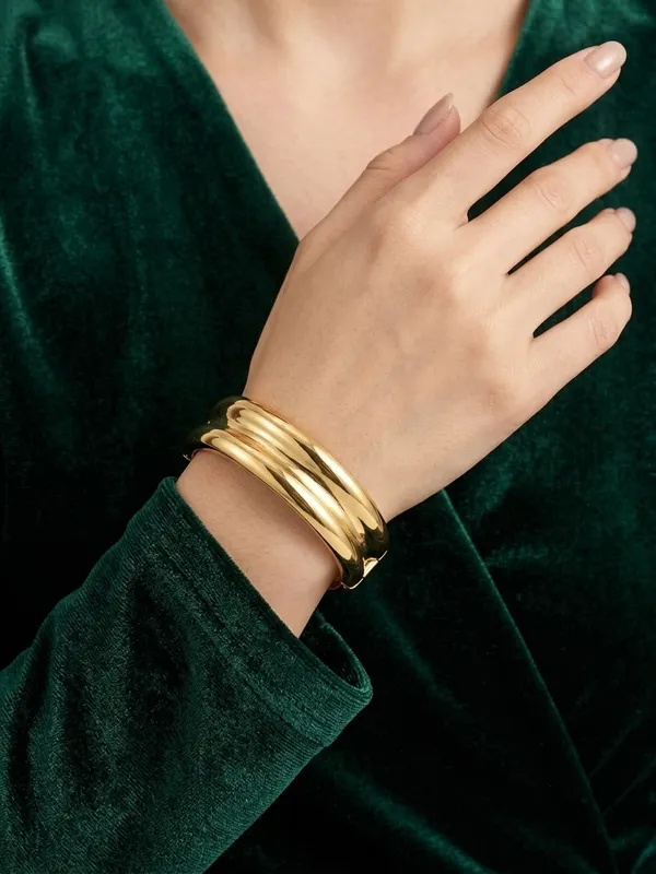 Gold-Tone_Hinged_Layered_Bangle_for_Women