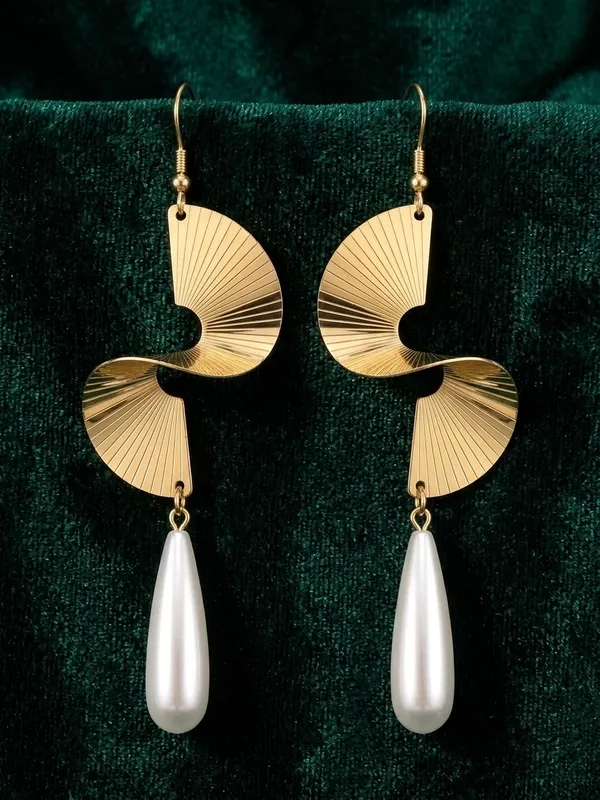 Gold_Tone_Fan_Design_Drop_Earrings_For_Women