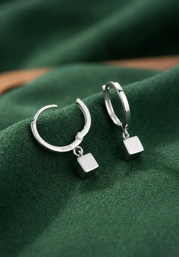 Silver_Hoop_Earrings_With_Black_Cube_Charm