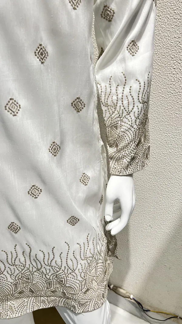 Off_White_Men's_Kurta_with_Zari_Embroidery